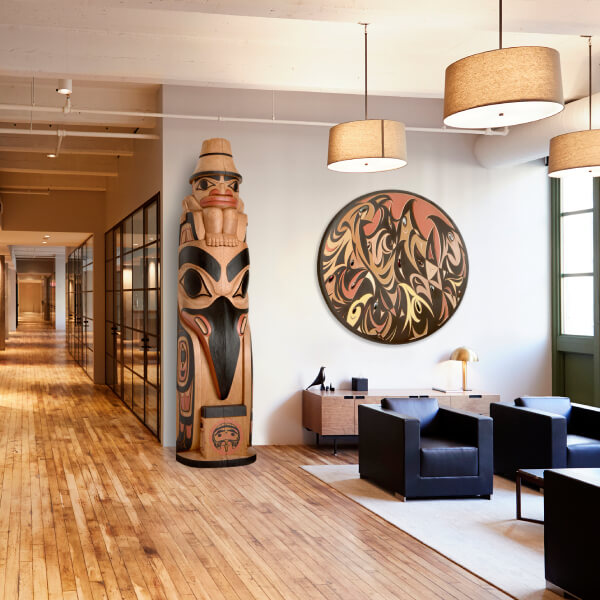 Picture of a totem pole in an office